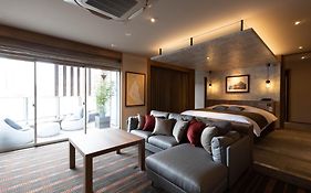 Y-Hotel